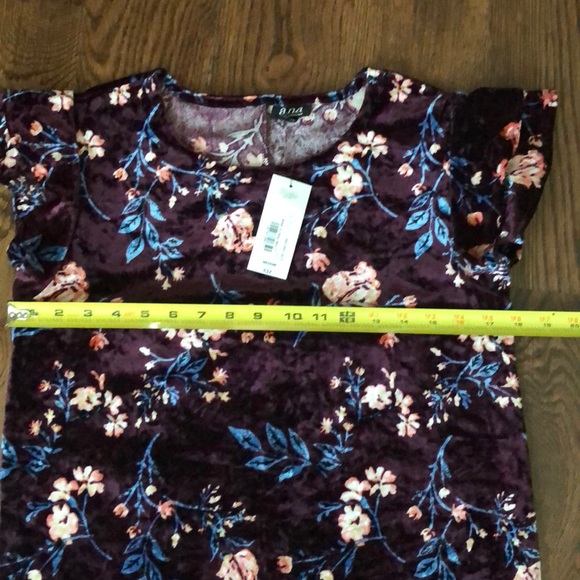 🎊HOST PICK🎊a.n.a Velvet Ruffle Tee - Picture 5 of 6